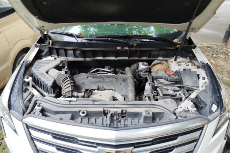 Used Cadillac XT5 2018 25T Luxury Model Engine Bay