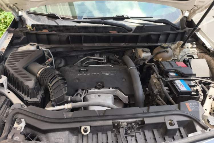 Used Cadillac XT5 2018 25T Luxury Model Engine Bay