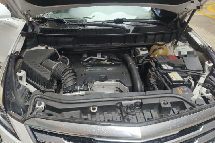 Used Cadillac XT5 2018 25T Luxury Model Engine Bay