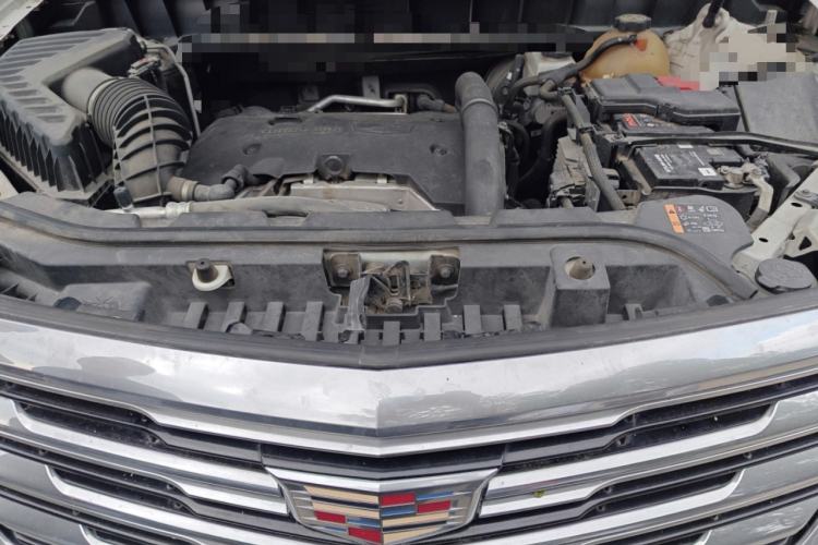 Used Cadillac XT5 2018 25T Tech Model Engine Bay