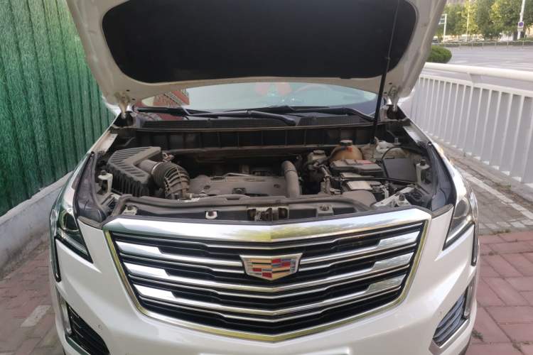 Used Cadillac XT5 2018 25T Luxury Model Engine Bay