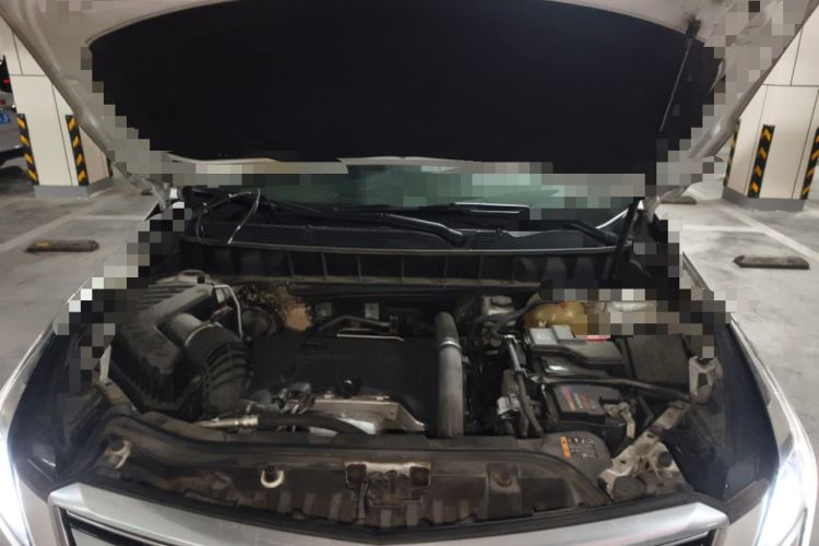 Used Cadillac XT5 2018 25T Luxury Model Engine Bay