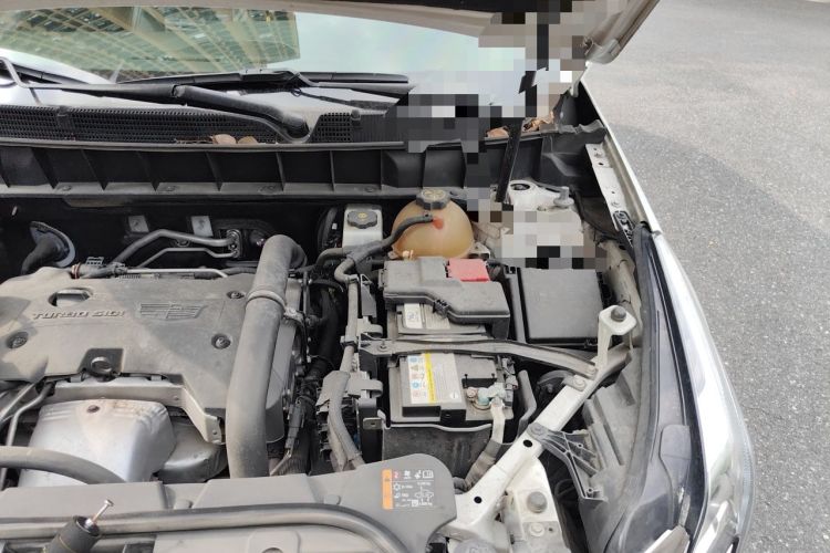 Used Cadillac XT5 2018 25T Luxury Model Engine Bay Left