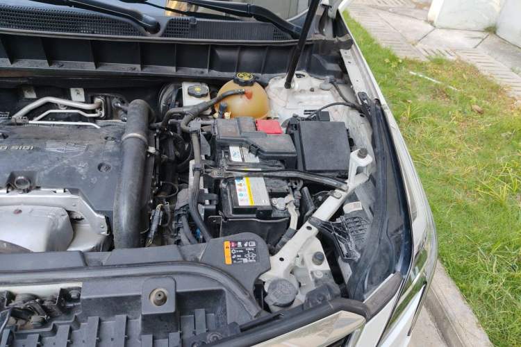 Used Cadillac XT5 2018 28T Four-Wheel Drive Luxury Model Engine Bay Left