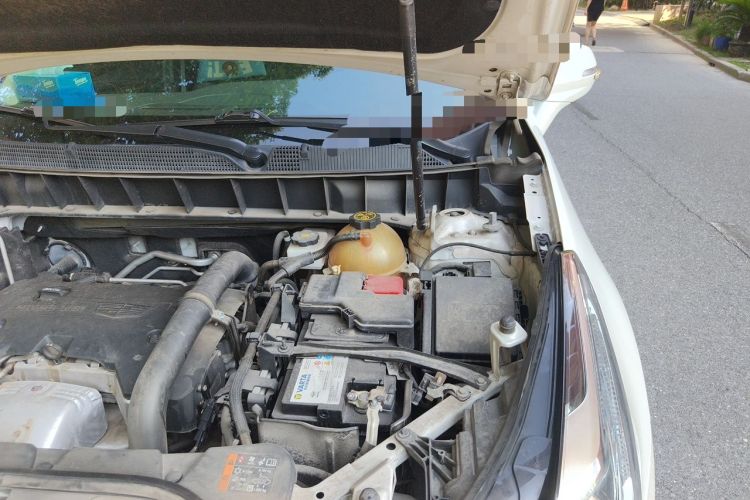 Used Cadillac XT5 2018 25T Luxury Model Engine Bay Left