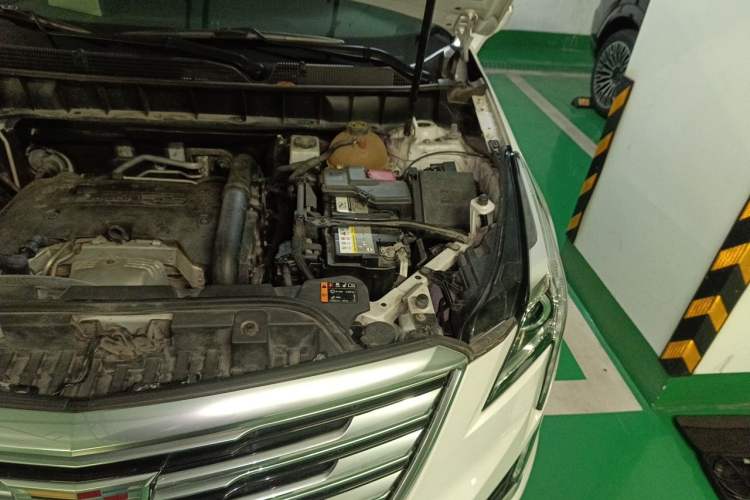Used Cadillac XT5 2018 25T Luxury Model Engine Bay Left