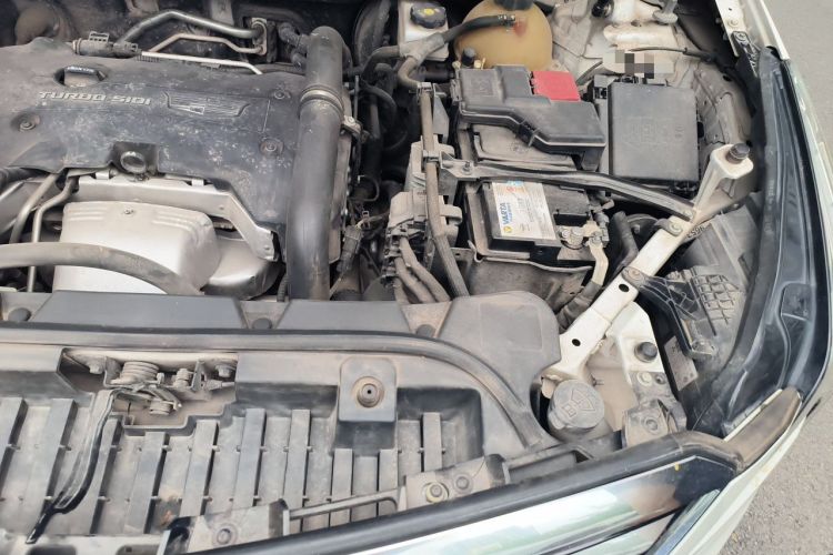 Used Cadillac XT5 2018 28T Four-Wheel Drive Luxury Model Engine Bay Left