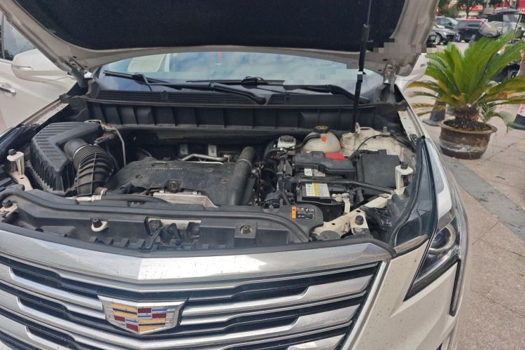 Used Cadillac XT5 2018 25T Luxury Model Engine Bay Left