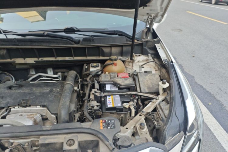 Used Cadillac XT5 2018 25T Luxury Model Engine Bay Left