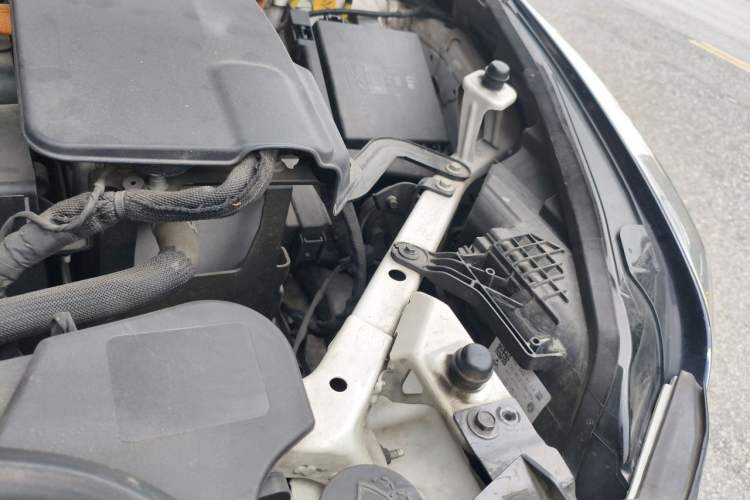 Used Cadillac XT5 2018 28E Four-Wheel Drive Leading Version Engine Bay Left