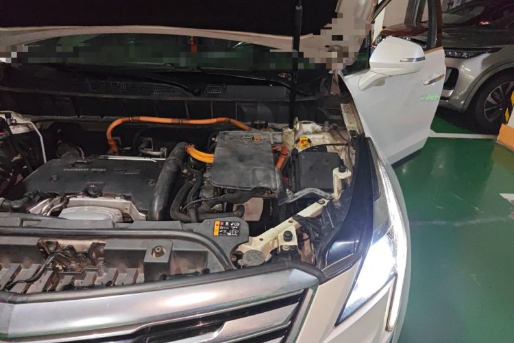Used Cadillac XT5 2018 28E Four-Wheel Drive Tech Version Engine Bay Left