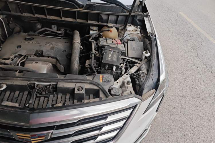 Used Cadillac XT5 2018 28T Four-Wheel Drive Luxury Model Engine Bay Left