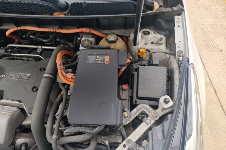 Used Cadillac XT5 2018 28E Four-Wheel Drive Tech Version Engine Bay Left