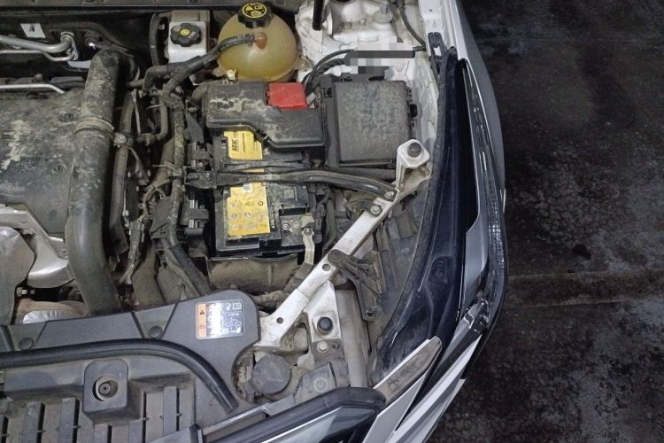 Used Cadillac XT5 2018 25T Luxury Model Engine Bay Left