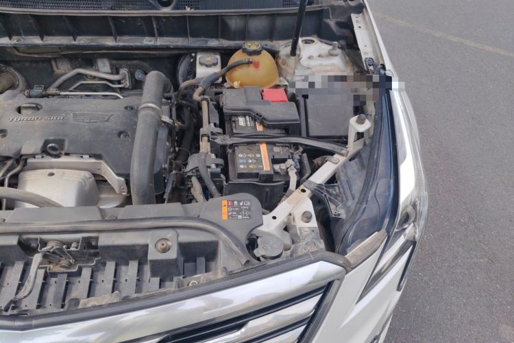 Used Cadillac XT5 2018 25T Luxury Model Engine Bay Left