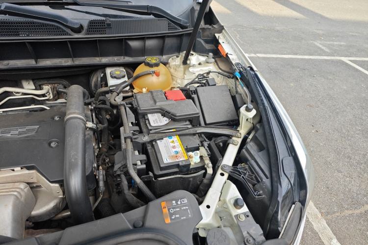 Used Cadillac XT5 2018 25T Luxury Model Engine Bay Left