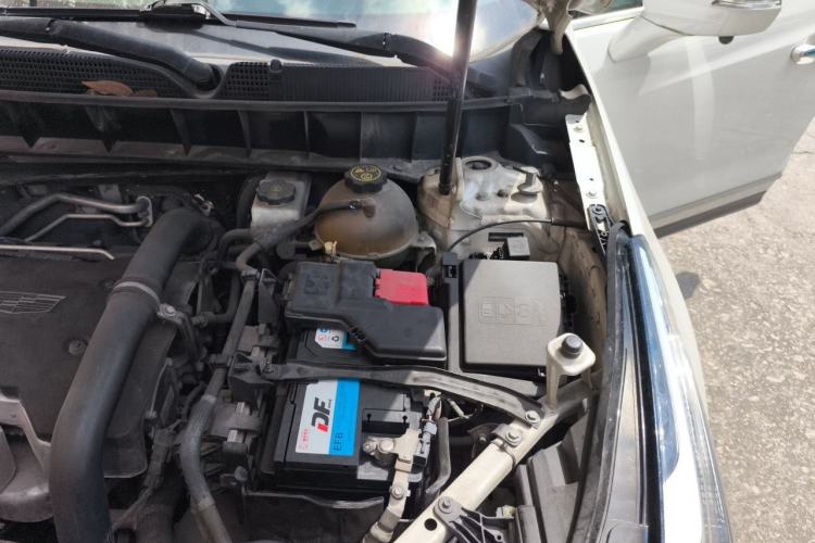Used Cadillac XT5 2018 25T Luxury Model Engine Bay Left