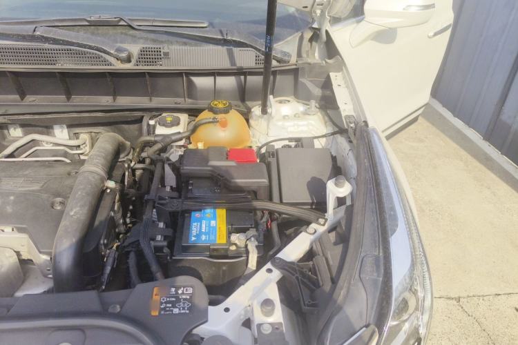 Used Cadillac XT5 2018 25T Luxury Model Engine Bay Left