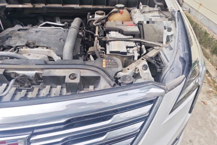 Used Cadillac XT5 2018 25T Luxury Model Engine Bay Left