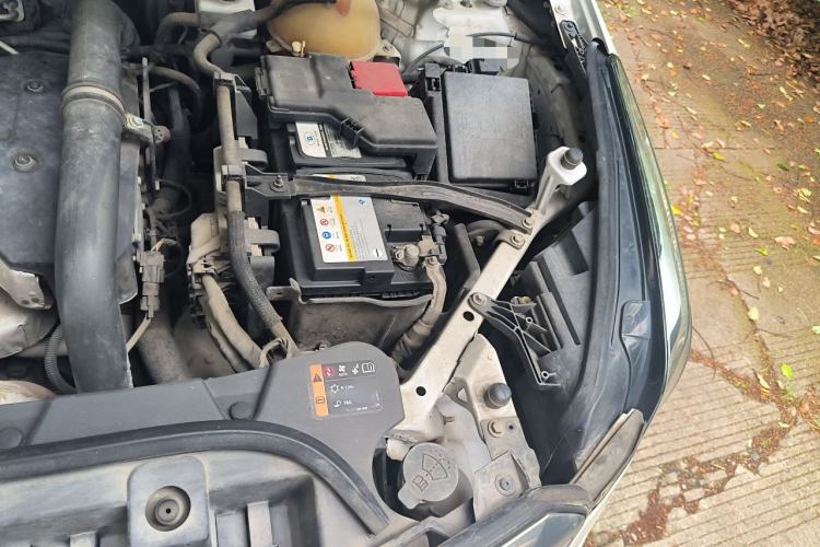 Used Cadillac XT5 2018 25T Luxury Model Engine Bay Left