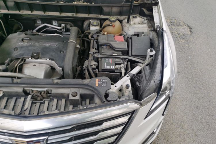 Used Cadillac XT5 2018 25T Luxury Model Engine Bay Left
