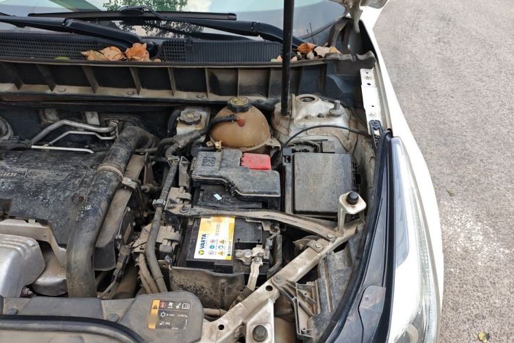 Used Cadillac XT5 2018 25T Luxury Model Engine Bay Left