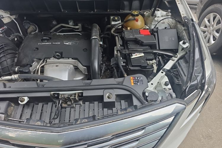 Used Cadillac XT5 2018 25T Tech Model Engine Bay Left