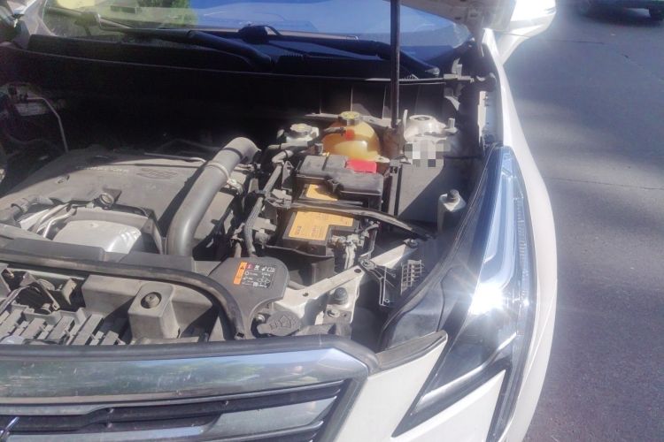 Used Cadillac XT5 2018 28T Four-Wheel Drive Luxury Model Engine Bay Left