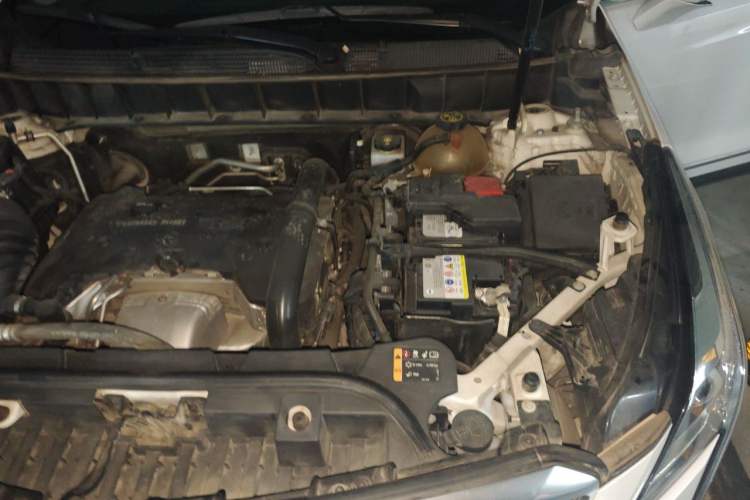 Used Cadillac XT5 2018 25T Luxury Model Engine Bay Left