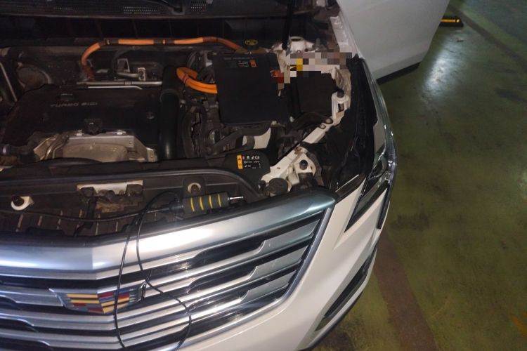 Used Cadillac XT5 2018 28E Four-Wheel Drive Tech Version Engine Bay Left