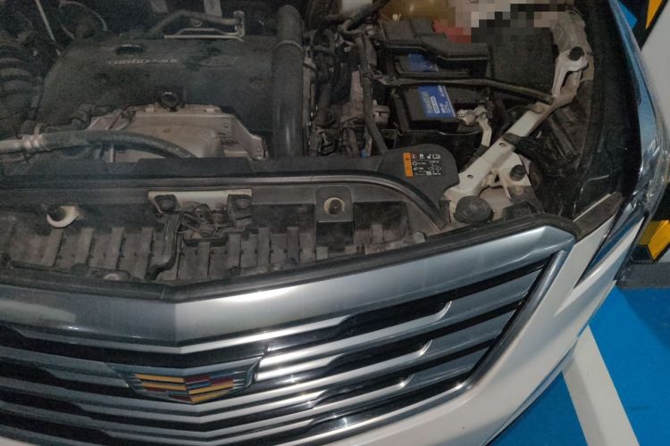Used Cadillac XT5 2018 25T Luxury Model Engine Bay Left