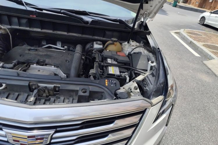 Used Cadillac XT5 2018 25T Luxury Model Engine Bay Left