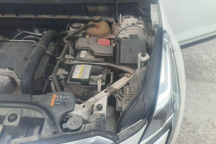 Used Cadillac XT5 2018 28T Four-Wheel Drive Luxury Model Engine Bay Left