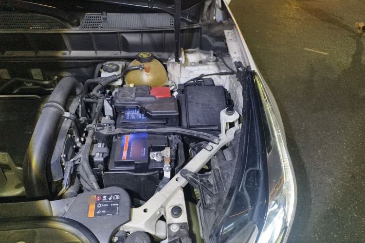 Used Cadillac XT5 2018 25T Luxury Model Engine Bay Left
