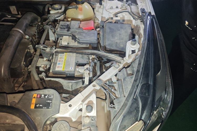 Used Cadillac XT5 2018 25T Luxury Model Engine Bay Left