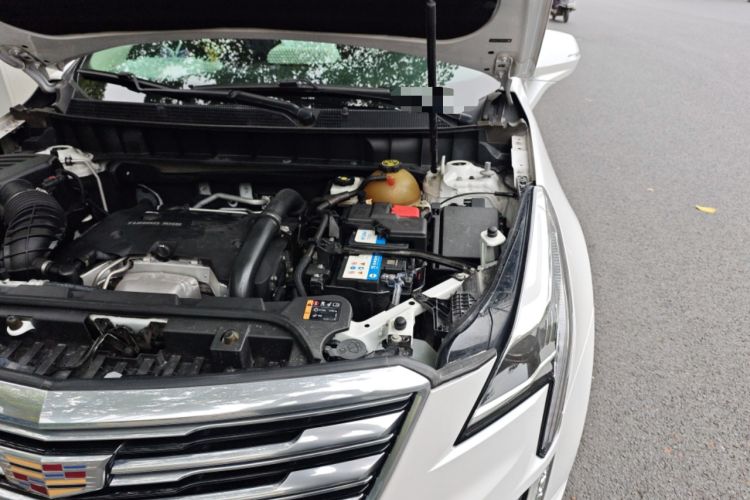Used Cadillac XT5 2018 28T Four-Wheel Drive Luxury Model Engine Bay Left