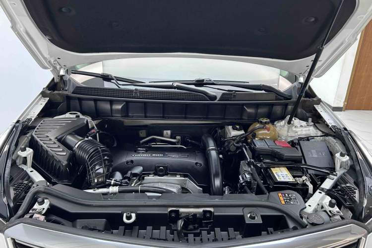 Used Cadillac XT5 2018 28T Four-Wheel Drive Luxury Model Engine Bay