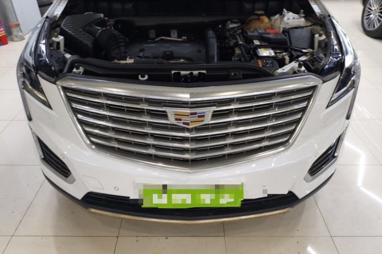 Used Cadillac XT5 2018 25T Luxury Model Engine Bay