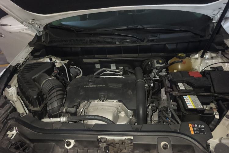 Used Cadillac XT5 2018 25T Luxury Model Engine Bay