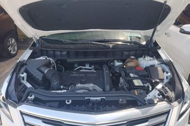 Used Cadillac XT5 2018 25T Luxury Model Engine Bay
