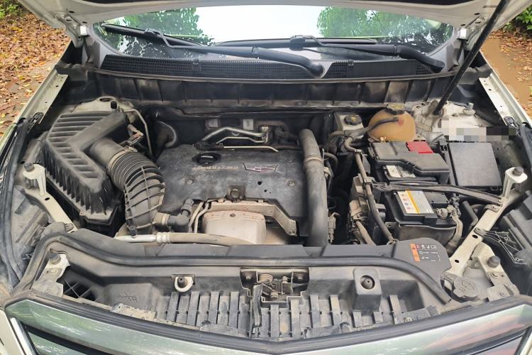 Used Cadillac XT5 2018 25T Luxury Model Engine Bay