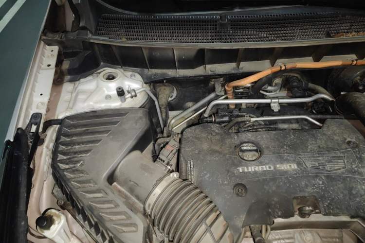 Used Cadillac XT5 2018 28E Four-Wheel Drive Tech Version Engine Bay Right