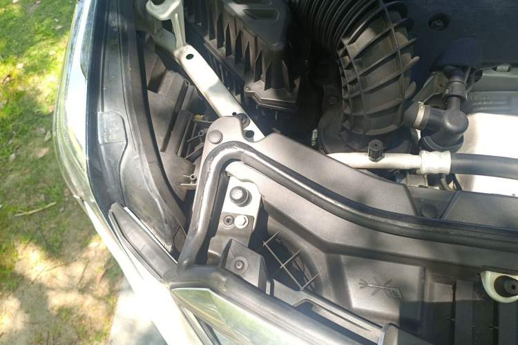 Used Cadillac XT5 2018 25T Luxury Model Engine Bay Right