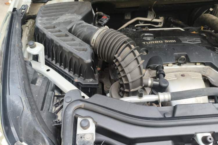 Used Cadillac XT5 2018 25T Luxury Model Engine Bay Right