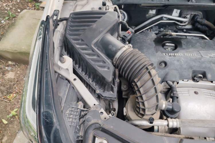 Used Cadillac XT5 2018 28T Four-Wheel Drive Luxury Model Engine Bay Right