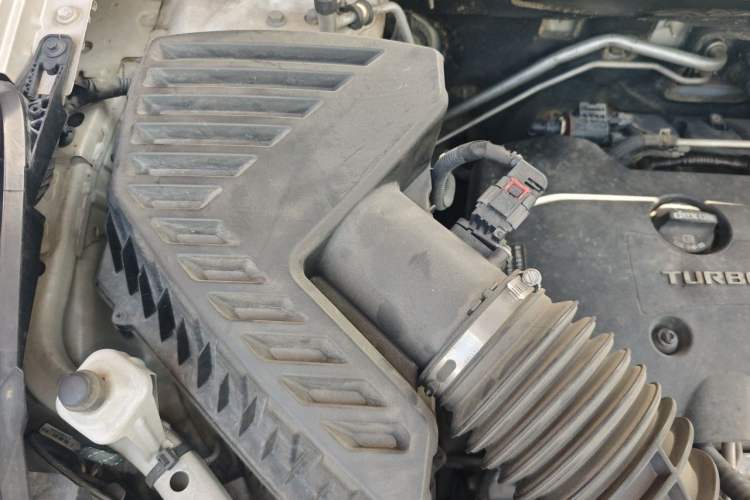 Used Cadillac XT5 2018 25T Luxury Model Engine Bay Right