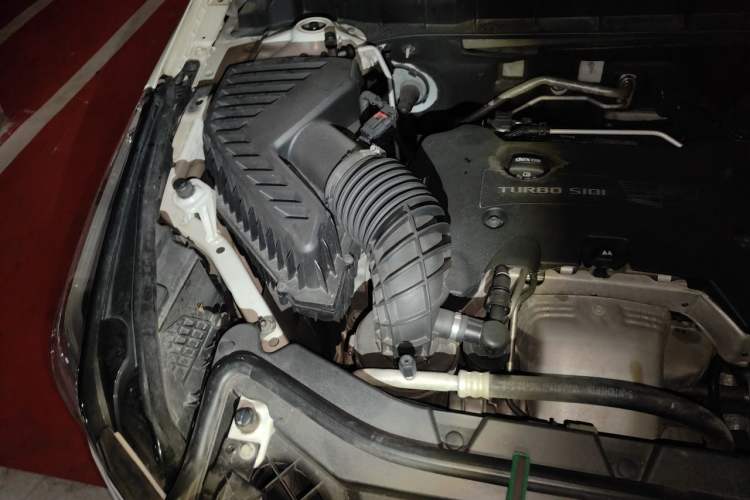 Used Cadillac XT5 2018 28T Four-Wheel Drive Luxury Model Engine Bay Right