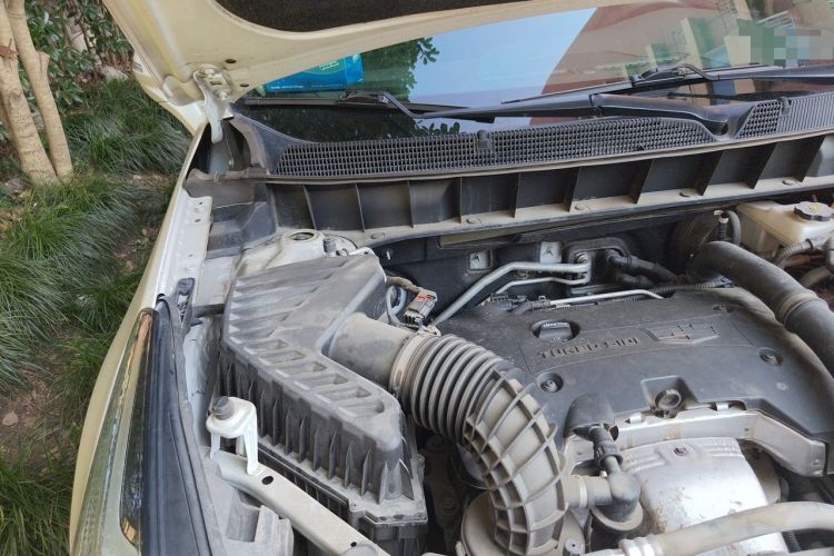 Used Cadillac XT5 2018 25T Luxury Model Engine Bay Right