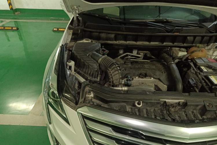 Used Cadillac XT5 2018 25T Luxury Model Engine Bay Right
