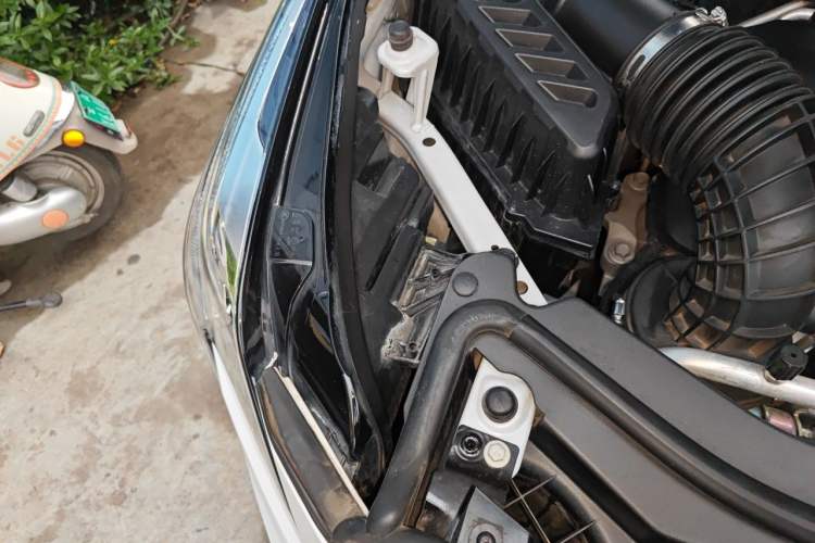 Used Cadillac XT5 2018 28E Four-Wheel Drive Tech Version Engine Bay Right
